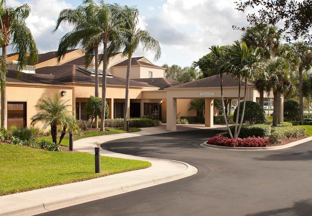 Courtyard Fort Myers Cape Coral Exterior photo